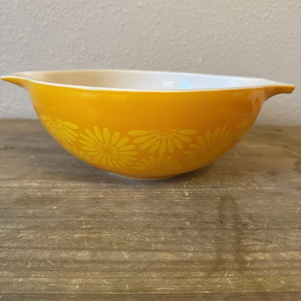 VINTAGE PYREX 444 "DAISY" NESTING CINDERELLA 4QT MIXING BOWL - Picture 1 of 7